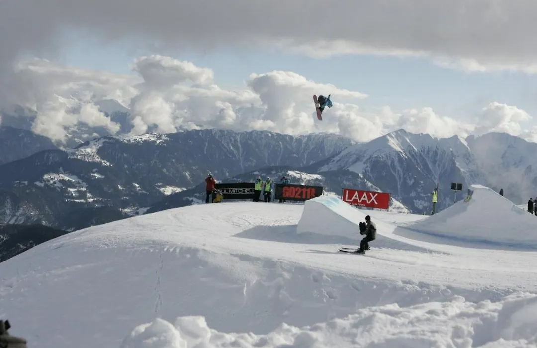 Boardercamp Laax - Swiss Mountain Hostel-1