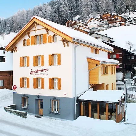 Boardercamp Laax - Swiss Mountain Hostel-3
